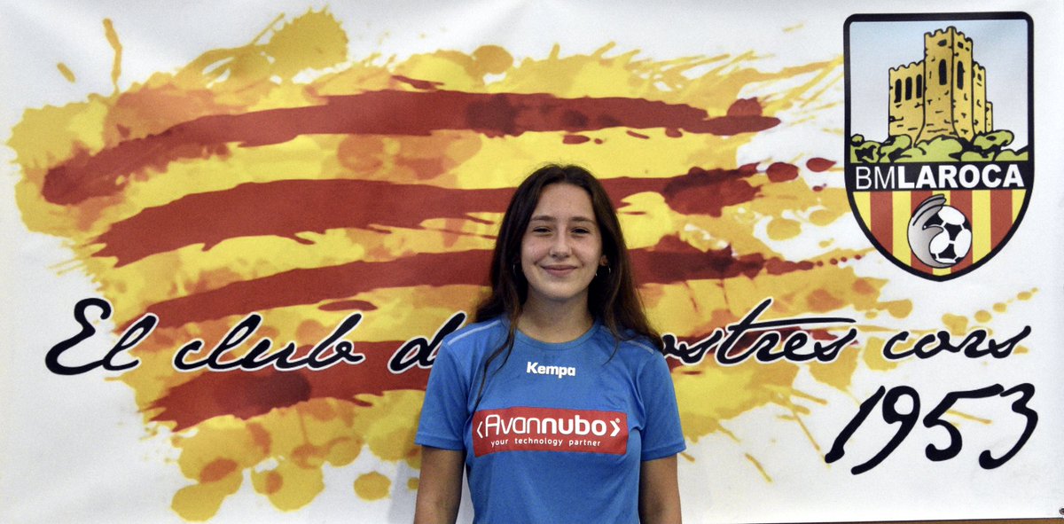 bmlaroca's tweet photo. 🚨Nova incorporació @Avannubo
⚫️⚪️Divisió D’Honor Plata Temporada 2021-2022
🤾🏻♀️ Carla Alcalde
Posició: Extrem Dret
👏🏻 Benvinguda @aalcaaldee34 !
📸 @SergioJosSnche1 https://t.co/j4X8fbSgr7