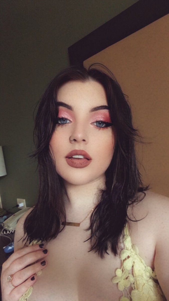 dreadIys's tweet photo. looking good i might eat ur heart out idk https://t.co/Kd9Q08yHxB