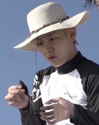 น่ารักมากกกสงสัยไรจนแก้มป่องเลยอะ55555555