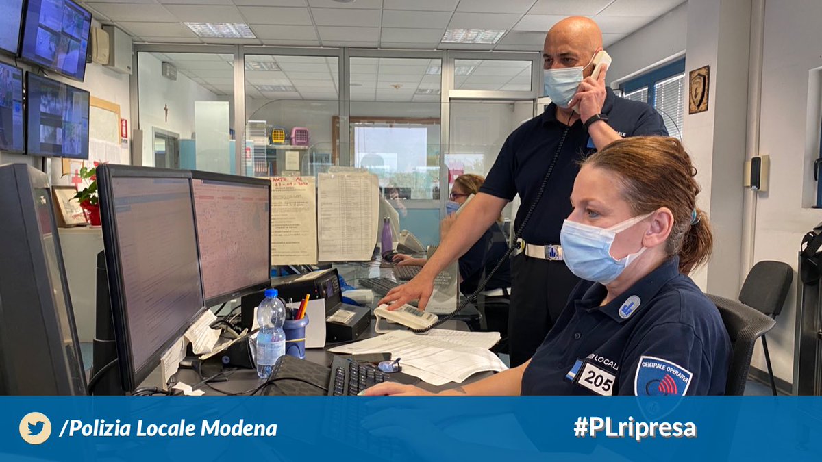 PLModena's tweet photo. #PLripresa #21giugno cambio turno in sala operativa. Ecco i nostri agenti in servizio fino alle ore 01.00 ⏰👮♂️🚔 #PLModena @PolizialocaleER https://t.co/G5x6ux0k6z
