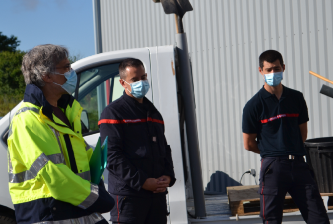 Nikal_ECGE's tweet photo. Aujourd'hui, c'était #Simulation conjointe @sdis86 /SAMU86 @CHU_de_Poitiers sur le thème du secours routiers en collaboration avec #ABSLab @UnivPoitiers
Très belle collaboration et super organisation
Merci aux apprenants et au SDIS de nous avoir accueilli.
#ChooseMU #DESMU https://t.co/1MaqZ50xiI
