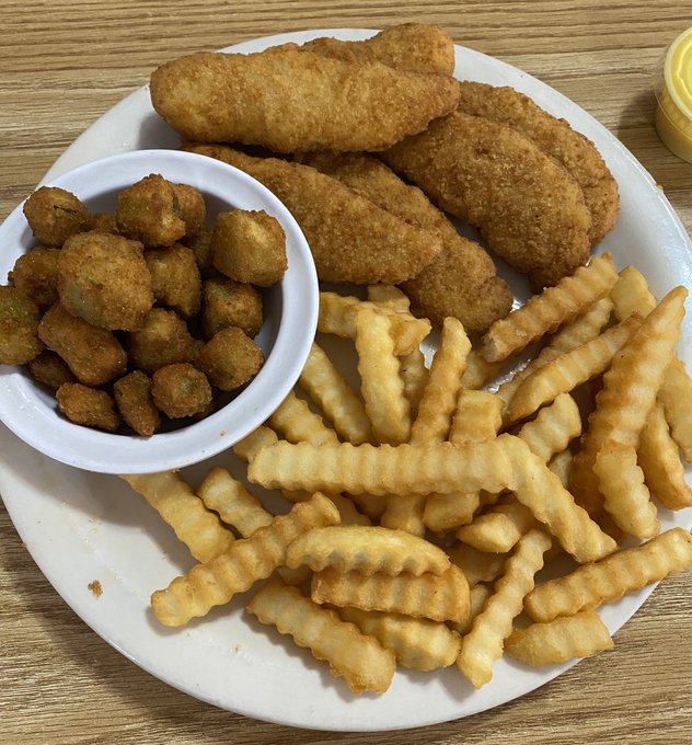 I eat like a child. I act like one too. https://t.co/Ey0Ydq7ah7<a href="/tag/myxanniversary"class="tags"><span>#myxanniversary</span></a>