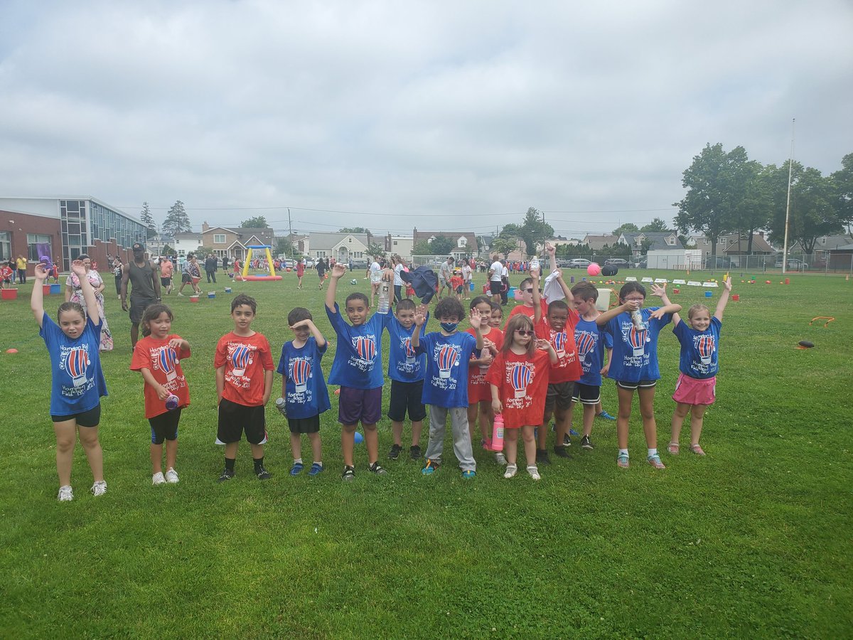 jfteach1's tweet photo. FIELD Day fun times at Hampton Street! @KLopes212 @Hampton_Street #mineolaproud https://t.co/2O0zozP4JR