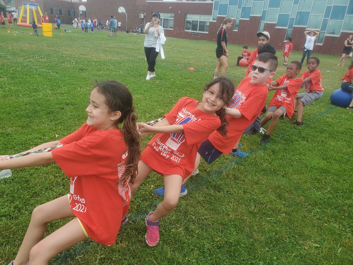 jfteach1's tweet photo. FIELD Day fun times at Hampton Street! @KLopes212 @Hampton_Street #mineolaproud https://t.co/2O0zozP4JR