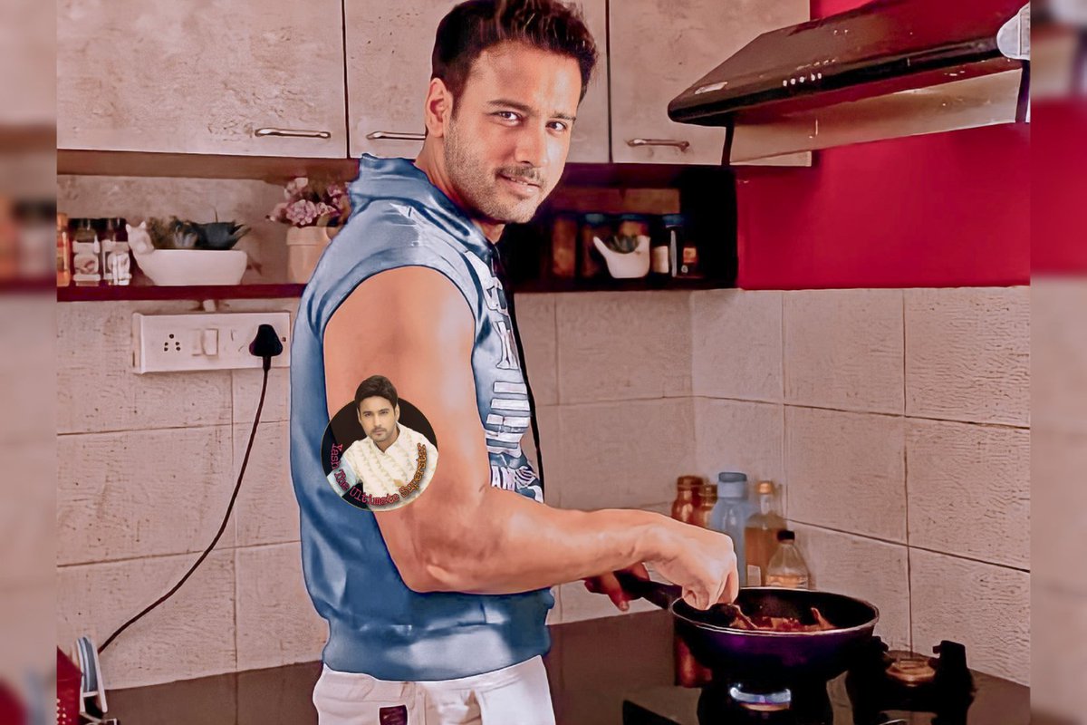 UtlimateYash's tweet photo. Cooking is like painting or writing a song. Just as there are only so many notes or colors, there are only so many flavors—it’s how you combine them that sets you apart 🧑🏻‍🍳🍳@Yash_Dasgupta 
#Yash_Dasgupta
#Superstar #Super_Actor
#Yash_The_Ultimate_Superstar https://t.co/51ECXdiZ91