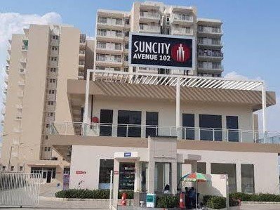 SomeshP77806933's tweet photo. @AdaniOnline Somesh Pandey Adani entry gate and other affordable Sun City entry gate. See the difference, truly we have losted our money for the sake of Brand Adani and demand by Adani is four times w.r. t to other affordable housing in Gurgaon https://t.co/Jqgrh9ESkh
