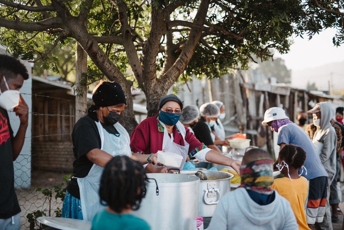 SOS_Africa's tweet photo. Matt and the team recently visited feeding schemes supported by SOS Africa operating in Sir Lowry's Pass Village. This initiative provides thousands of meals each week to those in need: https://t.co/0JeVZxzRyD 
Thank you @hermitcraft_ @renthedog @GrianMC @BdoubleO100 @GTWScar https://t.co/7hZCMoEuEt