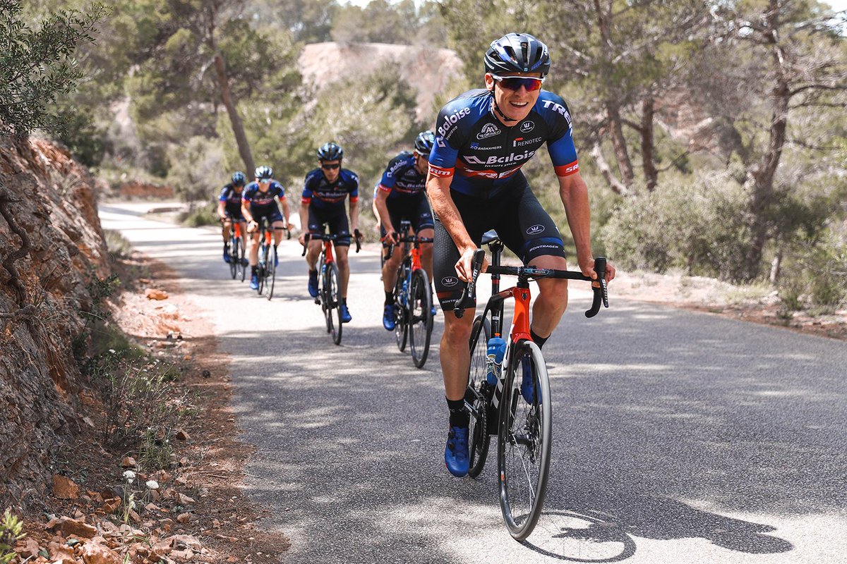 Onze 🦁 <a href="/AertsThijs/">Thijs Aerts</a> onderging vandaag in het AZ Voorkempen in Malle een succesvolle operatie aan de linkerhand. Daarbij werd het bovenste kootje van zijn linkerwijsvinger geamputeerd. 

Bij een val op training op 8 januari werd Thijs zijn vingertop verbrijzeld. (1/2)