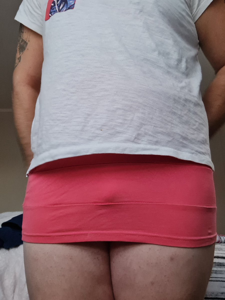 aucklandsissy's tweet photo. Casual skirt and panties https://t.co/x2XumbCDb3