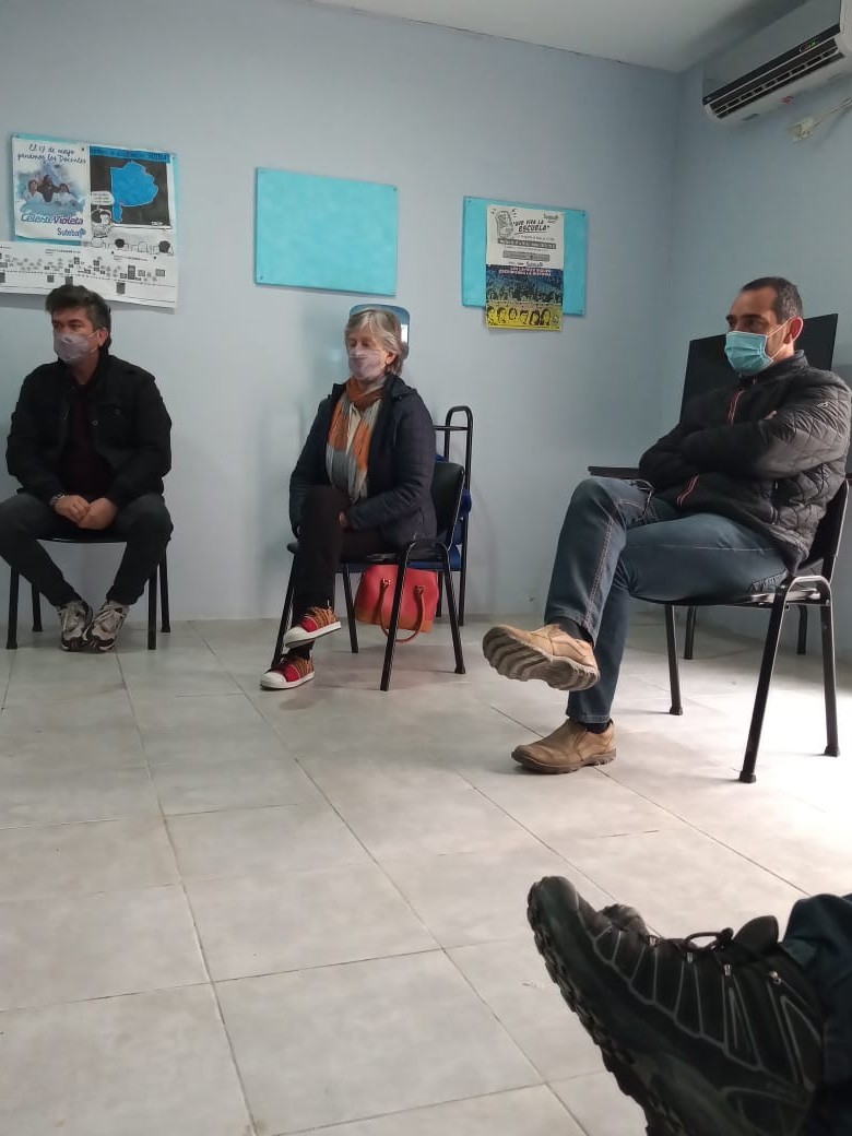 MariaReigada1's tweet photo. Reunión en Azul, con referentes del @Movimiento_Mayo y el director del PAMI, @NelsonSombraOK https://t.co/TKhIsAmMib