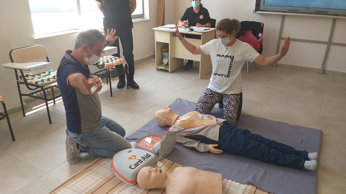 nerginyasar's tweet photo. İlk Yardım eğitimlerimiz devam ediyor. #GörevimizİlkYardım @Meb_Abdulhamit @bahcac_oglu @ozkan_meb @cemalunal_ https://t.co/1Xn7jEvZMA