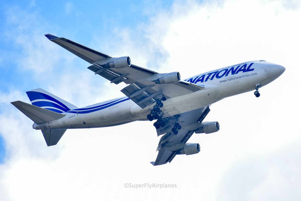 supflyairplanes's tweet photo. A @GoNationalAir Boeing 747-400 arriving at @RickIntlAirport #N702CA #B744 #NationalAirlines #Boeing747400 #QueenOfTheSkies #Boeing #Avgeek #Planespotting #KLCK #Aviation #Airplanes #GearDown #FinalApproach #AviationPhotography #ColumbusSpotters https://t.co/bDjd9lrMhU