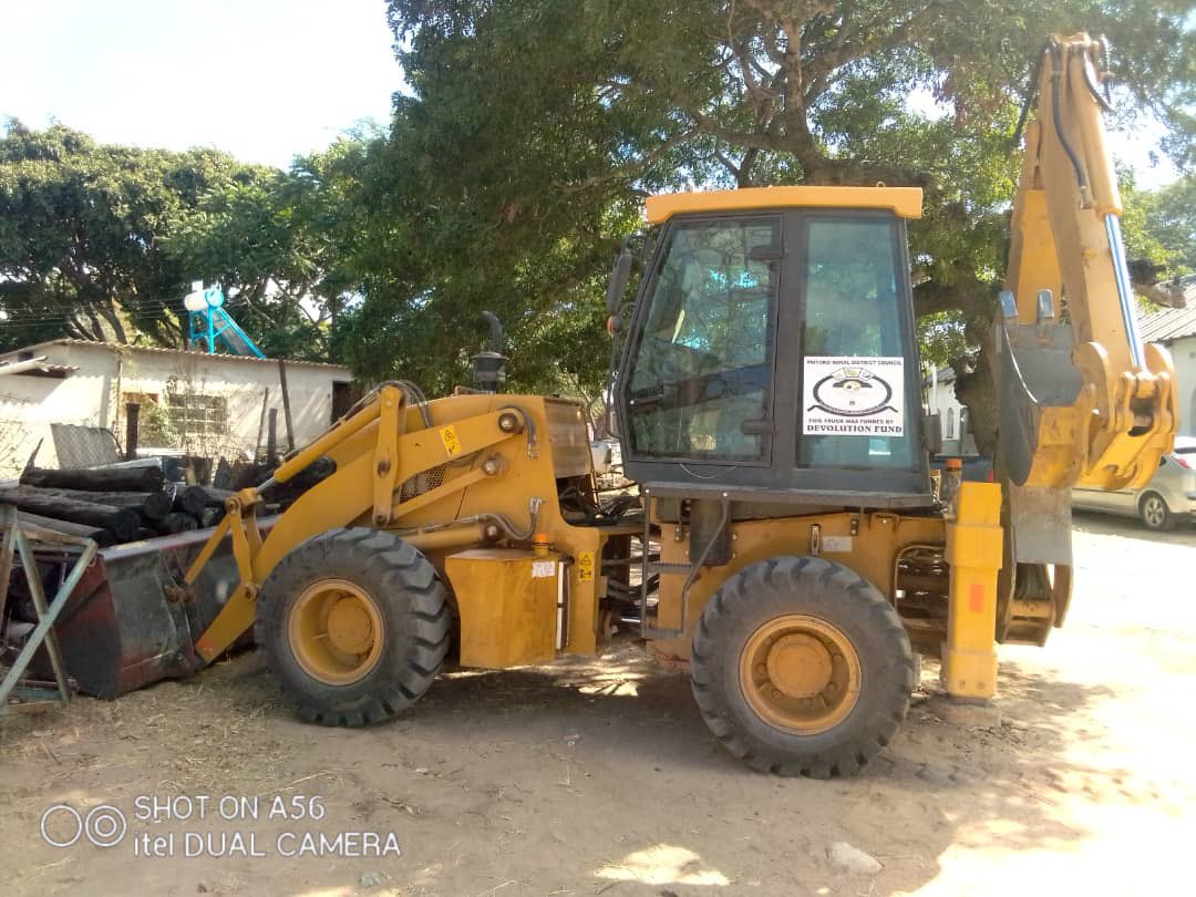 nickmangwana's tweet photo. MUTOKO
The RDC used Devolution Funds to buy an Ambulance, Tipper Truck and Backhoe loader. The tipper truck and backhoe loader will help road construction and maintenance. The ambulance will benefit thousands of families. 
#DevolutionInMotion https://t.co/b1qIH4EwTl