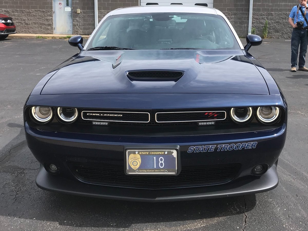 KHPFleet's tweet photo. Here are a few more pics of the newest Blue and Grey to roll out of Fleet!    #Dodge #Challenger #Charger #KHP @KHPRecruiting @Dodge @FCAWorkVehicles https://t.co/BNIaJosZ9i