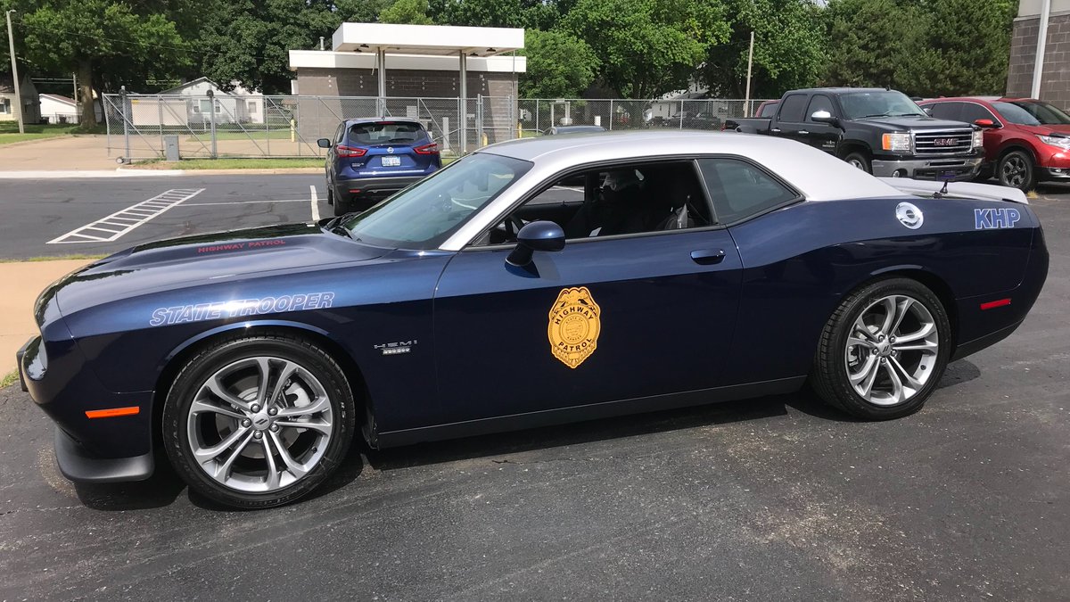KHPFleet's tweet photo. Here are a few more pics of the newest Blue and Grey to roll out of Fleet!    #Dodge #Challenger #Charger #KHP @KHPRecruiting @Dodge @FCAWorkVehicles https://t.co/BNIaJosZ9i