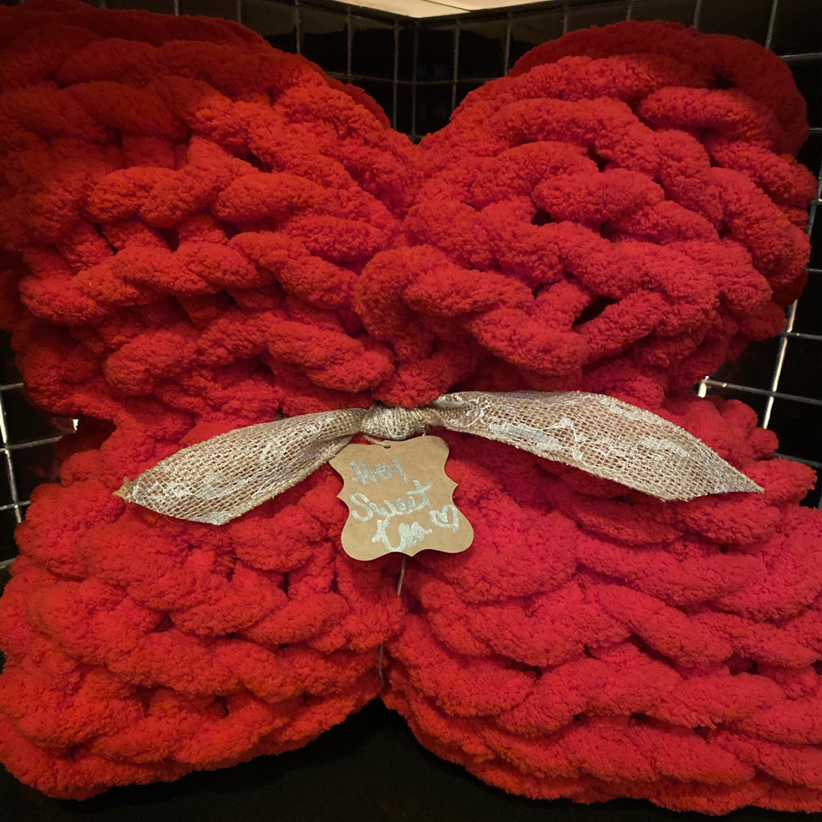 knit_chunky's tweet image. When you are ready to get the most cozy blanket you have ever had, all you have to do is get in touch with us! 

#SweetTeaBlankets #ChunkyKnitBlankets