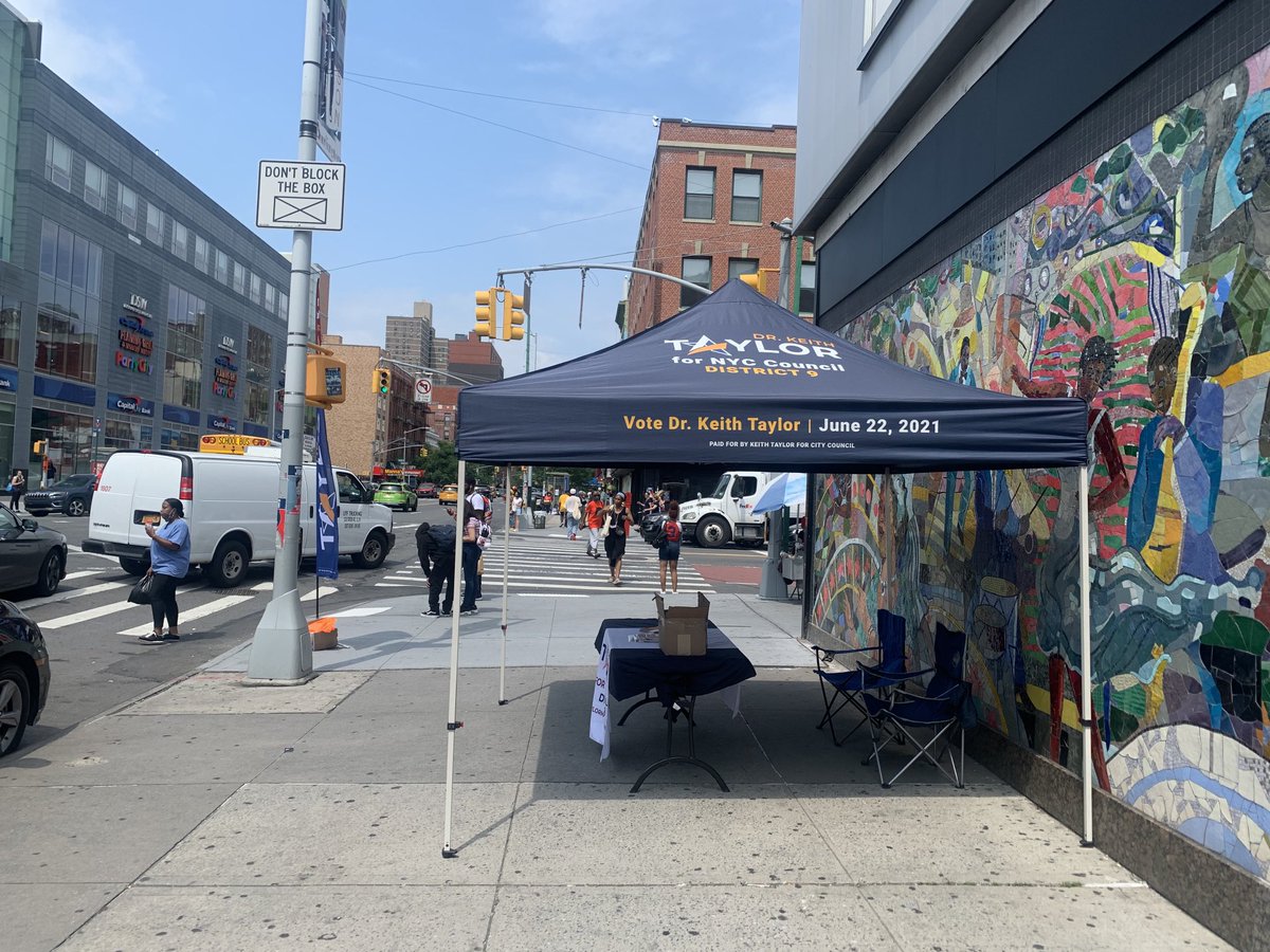 Taylor4Harlem's tweet photo. At West 125 Street and Frederick Douglass Boulevard- https://t.co/eQrYcebj0q