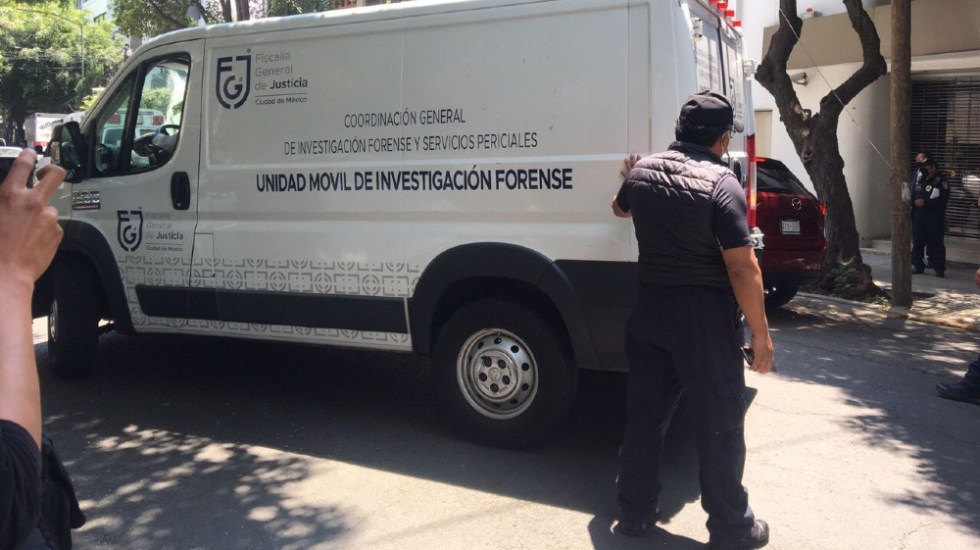 lopezdoriga's tweet photo. #ÚLTIMAHORA     

Una mujer murió tras caer del sexto piso de un edificio durante la realización del #SimulacroNacional2021 en la Ciudad de México https://t.co/dLh6pW0zw8 https://t.co/oGUOHgXhPC