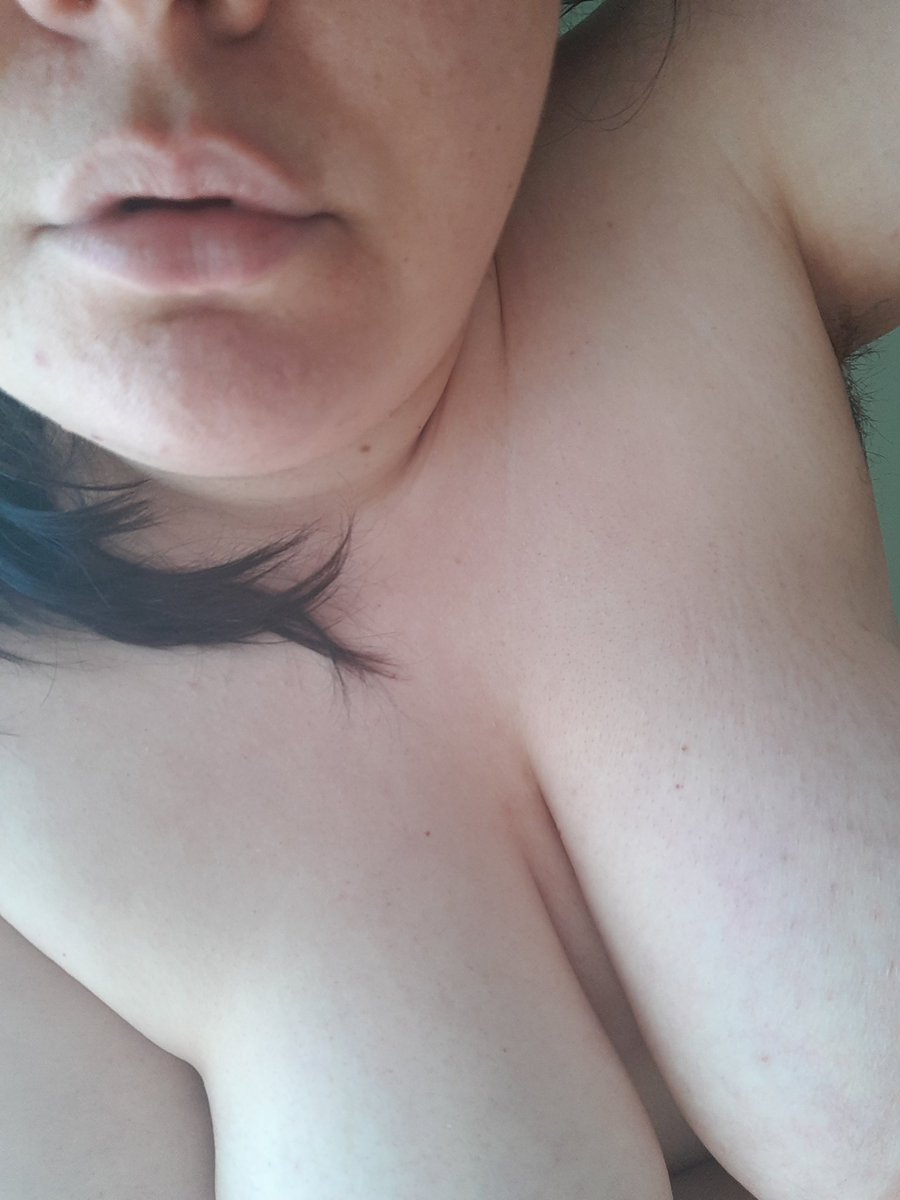 DameDeville's tweet photo. ✨Reimbursement opportunity✨
      ✨I need new content✨
 Support me, my black women photographer and receive the full shoot and a little custom video. 
✨For the small price of 200✨ https://t.co/Gao6kG9gyC