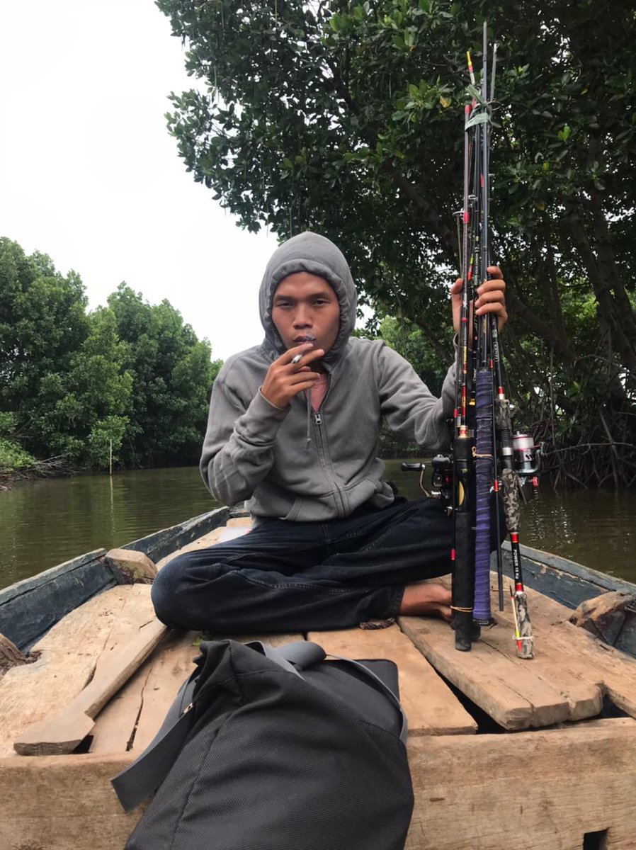 Syalalaaaa ulalaaaa , lebih enak teriak kencang dan lantang daripada berteriak sepi di dalam hati