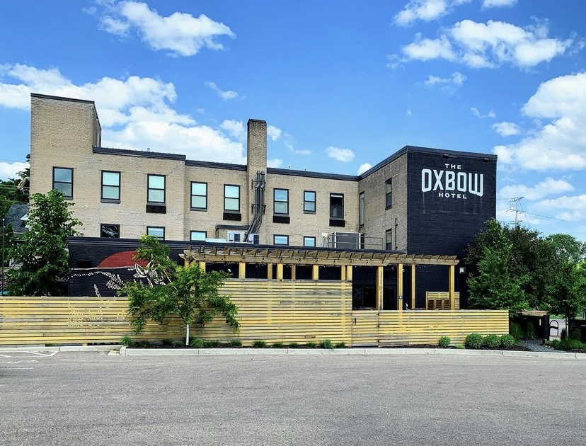 OxbowHotel's tweet photo. It’s a lovely day for a lovely day... kick your week off right by making some plans for a summer adventure to visit us at The Oxbow Hotel!
📸: @co.luede.rado
#oxbowhotel #summergetaway #summerplans #visiteauclaire #captureec #travelwisconsin #discoverwisconsin #eauclaire https://t.co/1sSaABwdft