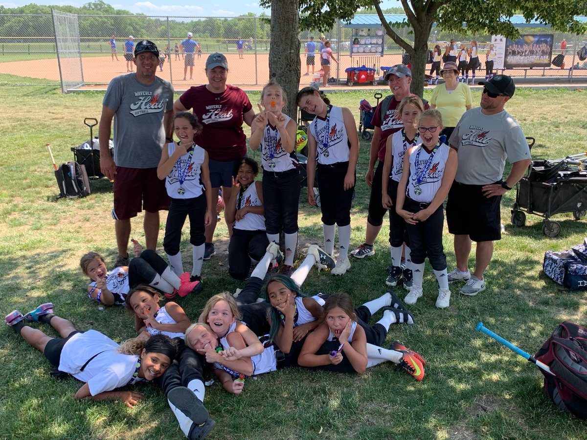 Clowning around after their victory in the gold bracket finals at the Seward Invitational Tournament this weekend is our 8U (Kroll) team. Congratulations girls, coaches and families. 🥎🏆