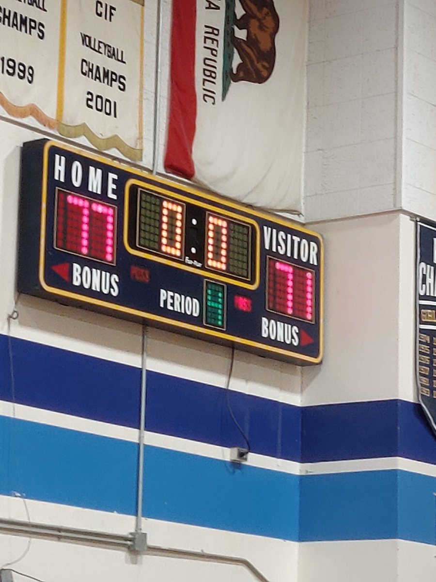 SUHSDAthletics1's tweet photo. Bonita Vista Barons California CIF Southern Regional Champs. Two well coached teams, classy fans and BV ASB rocked it @BVHBarons @BVBaronsBBall @SUHSD @don_dumas https://t.co/mIwAuMozEa