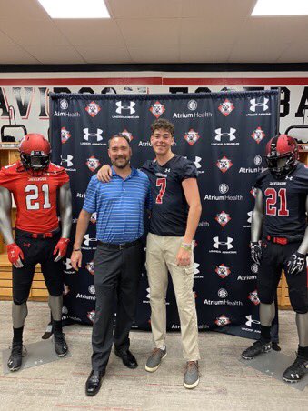 Gavinyohn2's tweet photo. All Glory to God, Blessed and excited to receive my first Division 1 Offer to Davidson College. @CoachP_eterson @DavFB_CoJack @DavidsonFB https://t.co/K5EATl22XZ