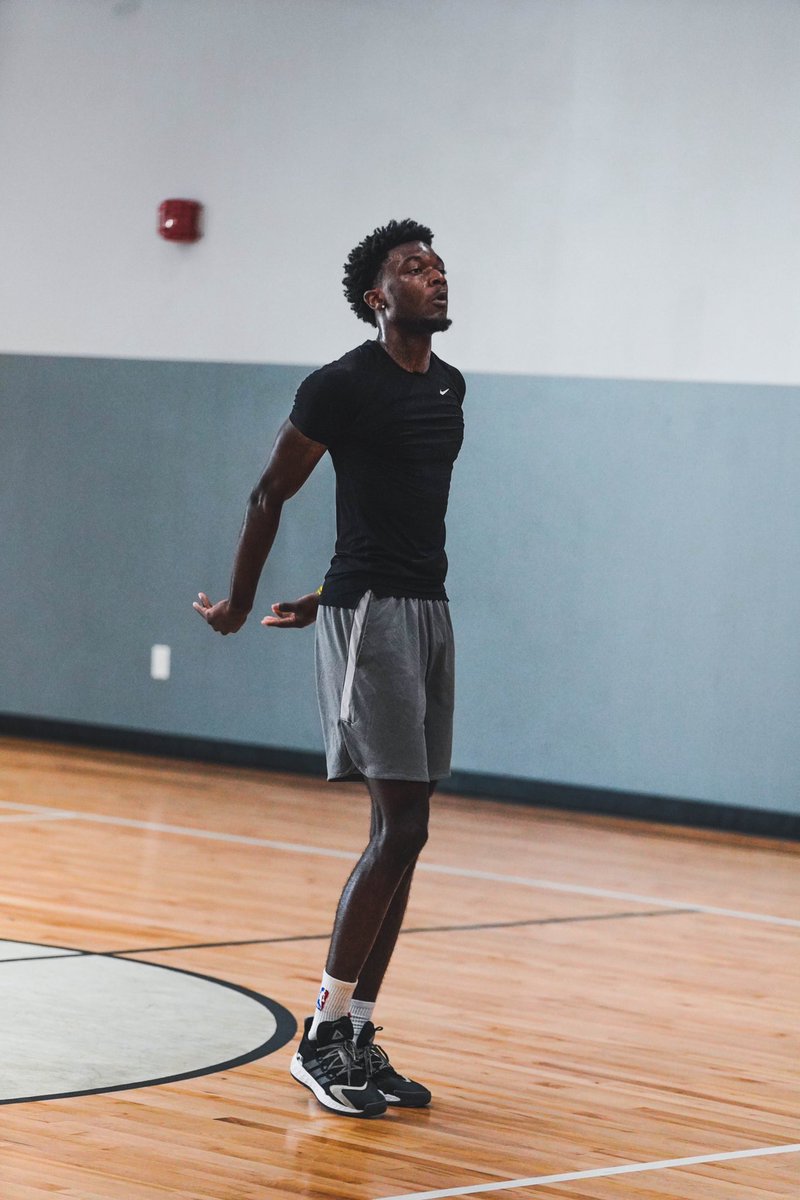 Vaqbrown32's tweet photo. Been digging deep lately 🔝 https://t.co/Zl1MfdeN99