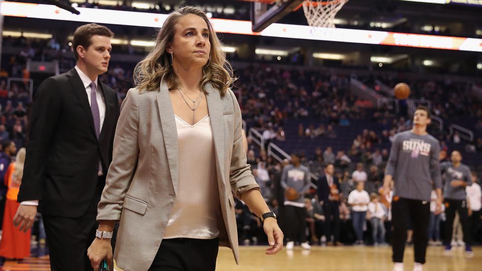 Becky Hammon Makes History As First Finalist For NBA Head Coaching Job forbes.com/sites/tommybee…