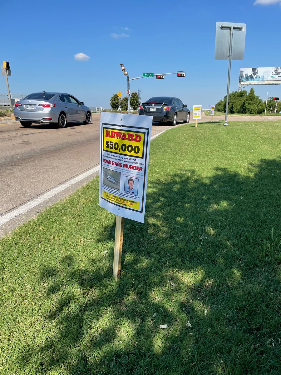 help4chris's tweet photo. #MurzinMonday 

This past Saturday, signs were passed out at the intersection where Chris was killed over four months ago. Please continue to share and spread the word as we get #help4chris. https://t.co/itC4lxd8PA