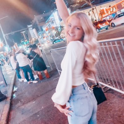 EmmaHanlin's tweet photo. Take me to Nash again  #NewProfilePic https://t.co/MTHbBE0Y74