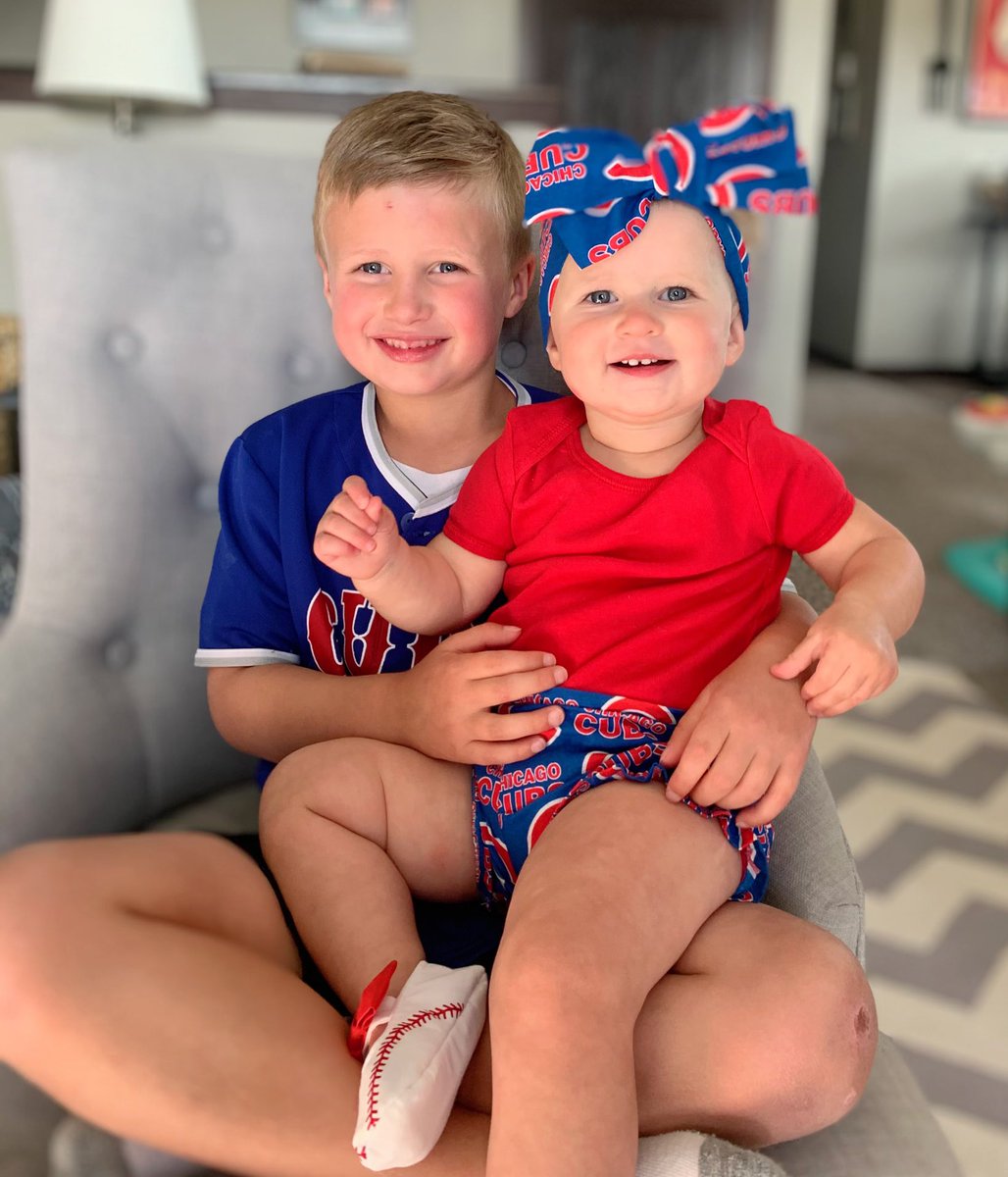 BeautyBabesBall's tweet photo. A great day celebrating Daddy. Thankful football camp ended earlier...so we had more of a day to celebrate. In cubs gear for Daddy!👶🏼👦🏼👦🏼👦🏼👦🏼🤷🏼‍♀️🙋🏻‍♂️🏈🥰
#happyfathersday #fathersday #lovehim #boydad #girldad #dadof5 #fathersday2021 #summer #family #footballfamily #gocubs @Coach_Eck https://t.co/QxvY5yvEl7