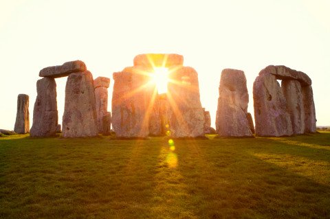 LighterlaterUK's tweet photo. Happy #SummerSolstice2021 to all!

A great shame #BST means its lighter outdoors at 4am than 10pm!

Time to go #Lighterlater ! https://t.co/TkjDXBLzs8