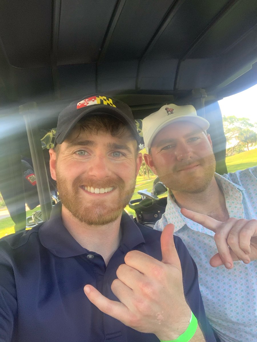 BMC_Baltimore's tweet photo. Stress less and enjoy the best. 🤙🏼 #NationalSelfieDay #BMCBaltimore https://t.co/7vvhoWcu7d