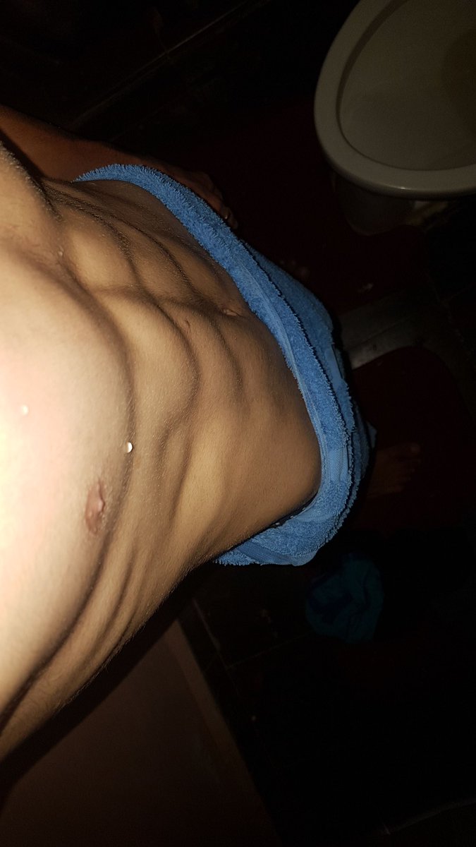 carlhoos's tweet photo. Si no me bañaba me moría de la calor 🥵 https://t.co/jUBJDQUhF6