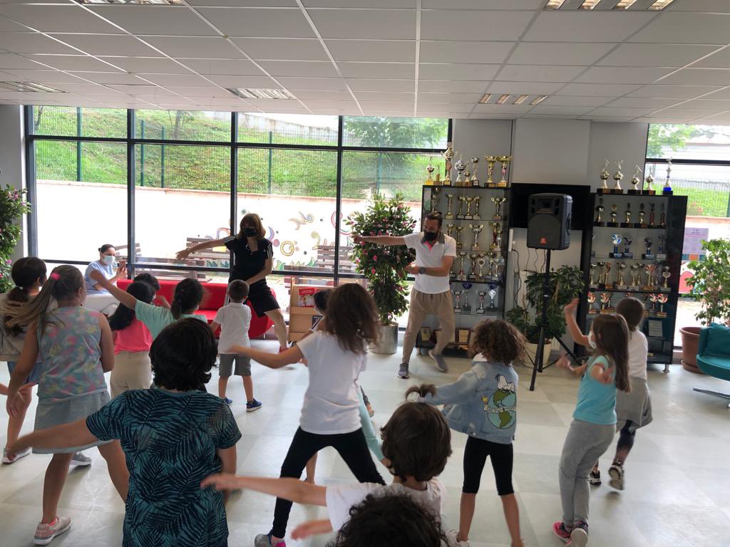 Bahçeşehir Koleji Bademli Kampüsü öğrencilerimiz müzik, görsel sanatlar, bedensel spor koordinasyon derslerinden oluşan etkinlikler ile eğlenceli anılar biriktirdi. 🤸‍♀️🎼🎨