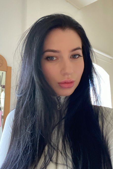 Scandanavian Princess 🤍 https://t.co/6dd07uaAUr