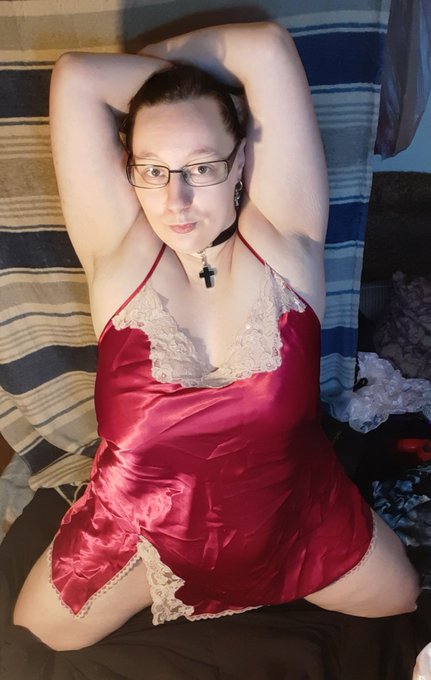 Red nighty https://t.co/S2EEq4E7oi