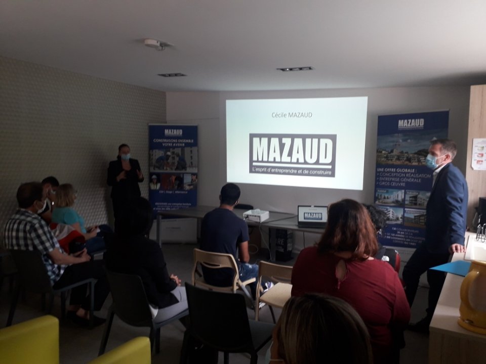 CrozierCorinne's tweet photo. Journée portes ouvertes sur les métiers de l'entreprise Mazaud 
avec l'équipe #BTP du #poleemploi #villeurbanne et #FFBRhône.
Participation de 16 candidats curieux et intéressés par les métiers #batiment.
#Tous mobilisés pour le #BTP ! https://t.co/zyQgrS4Zig
