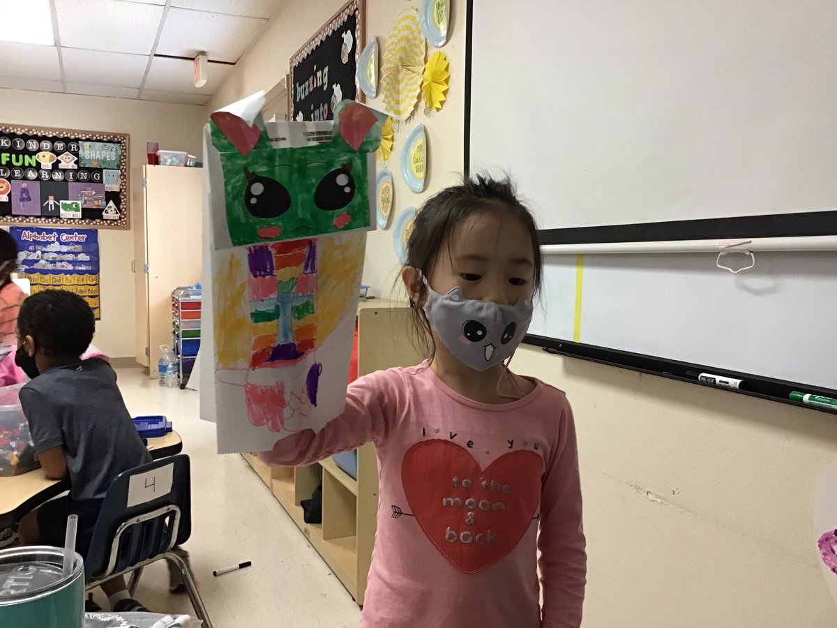 MHSArlington's tweet photo. Merryhill kindergarten students had another good day at summer camp.  We took a virtual tour at sea quest, we read a book together and discussed. We created great ocean creatures.  We also made great Yoda puppets.
#merryhillproud
#merryhillsummercampfun https://t.co/KH2GQDEyTo