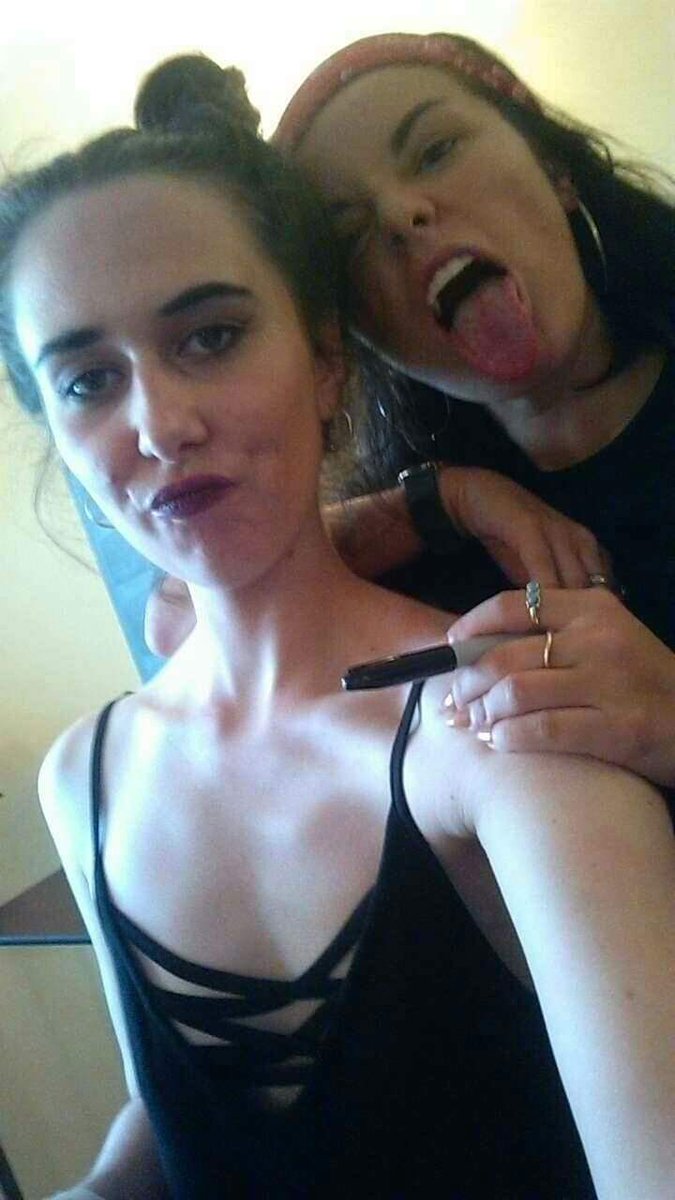 OnstottPaige's tweet photo. @LaurenSanderson
5 years ago today - your first ever tour and I got to go to the first concert of it💕
ya hugs are amazing. I still wear my hat with your faded autograph https://t.co/hs2otFYtVn