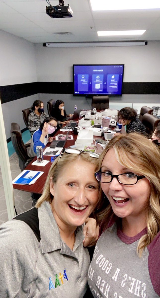 bcookie99's tweet photo. #IBM Interns have almost completed day 1 @OatesPtaa #Seniors22 https://t.co/CvlIrpYhpF