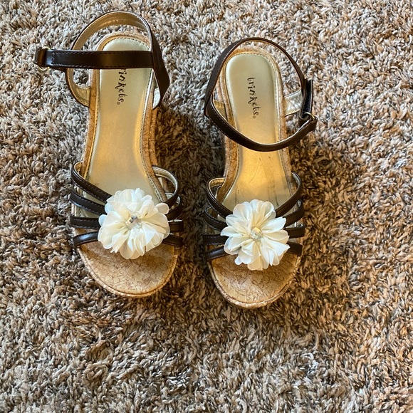 rRuningnCircles's tweet photo. So good I had to share! Check out all the items I'm loving on @Poshmarkapp #poshmark #fashion #style #shopmycloset: https://t.co/WrbKiDUl4r https://t.co/k41Dja8p2E