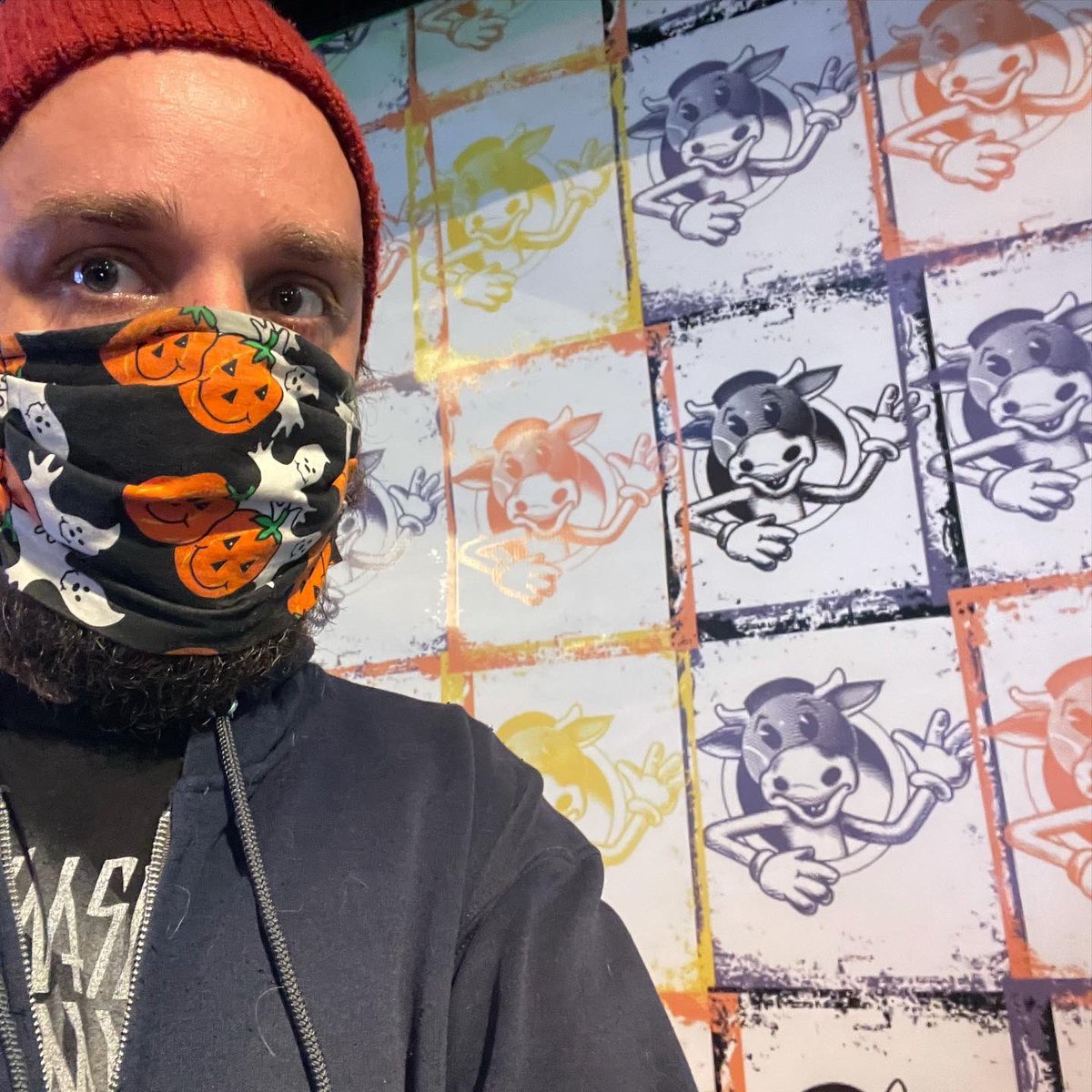 JacobCotner's tweet photo. We went to OKC today and got our Cow Tipper with Hater Tots on! Where were you @thatkevinsmith ? I had to eat your burger for you @updownokc  @moobyspopup #kevinsmith #moobys #goldencalf https://t.co/KvaJMPr9y9
