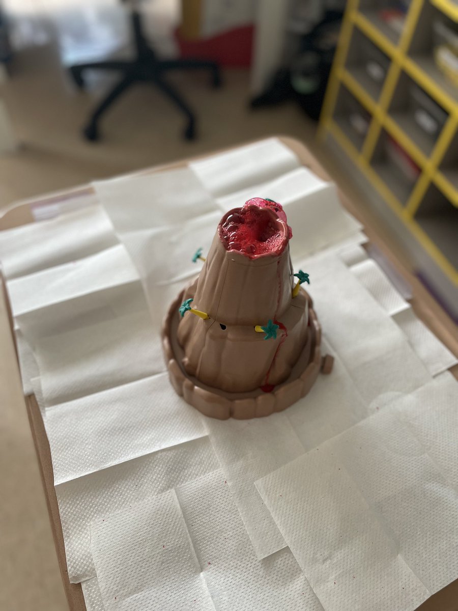 MisscutroneS's tweet photo. Ooblex, straw towers, volcanos oh my! First graders had a great day at STEM day today! Hands on learning full of #curiousity https://t.co/AeYRsfr8eG