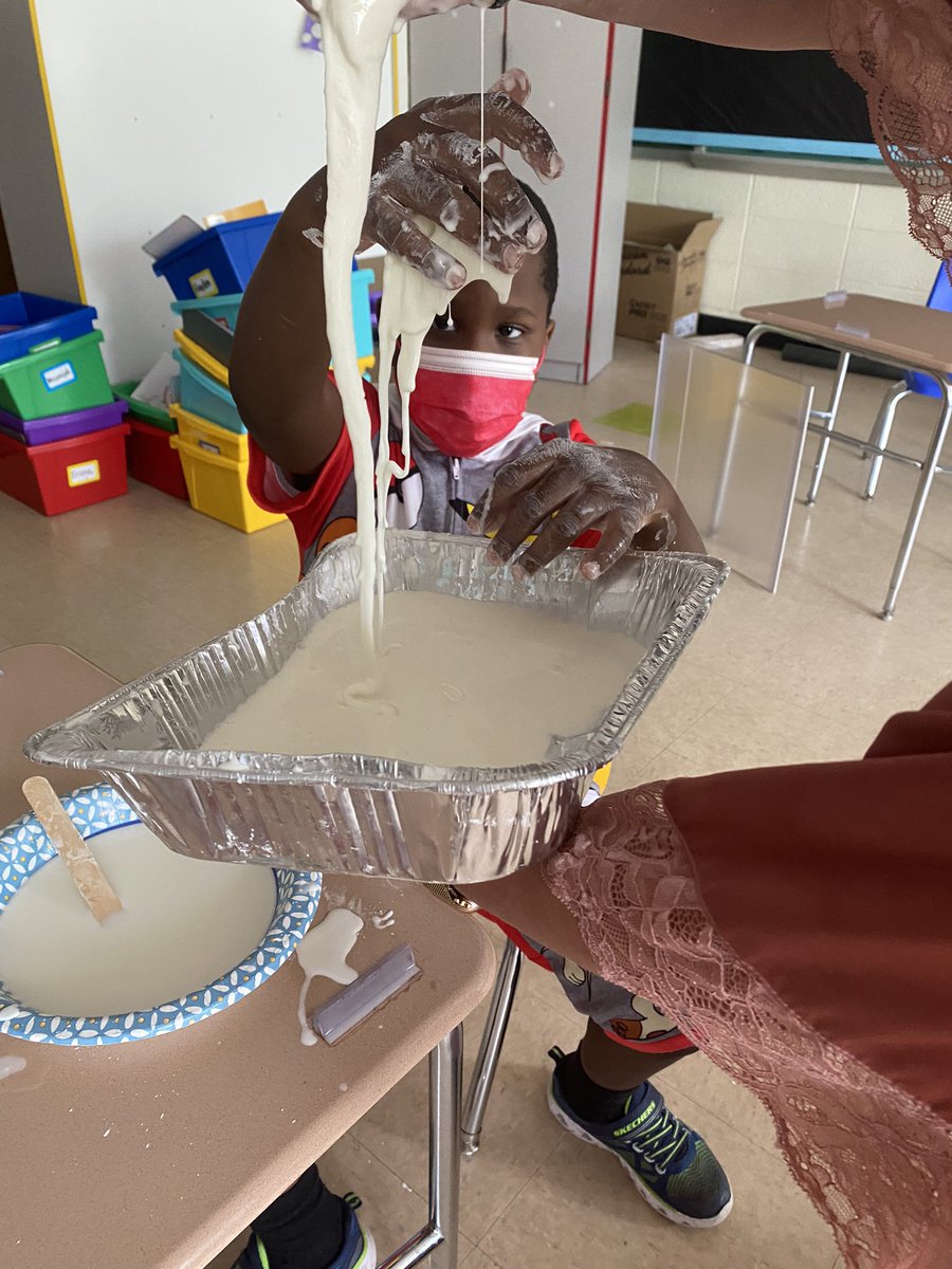 MisscutroneS's tweet photo. Ooblex, straw towers, volcanos oh my! First graders had a great day at STEM day today! Hands on learning full of #curiousity https://t.co/AeYRsfr8eG