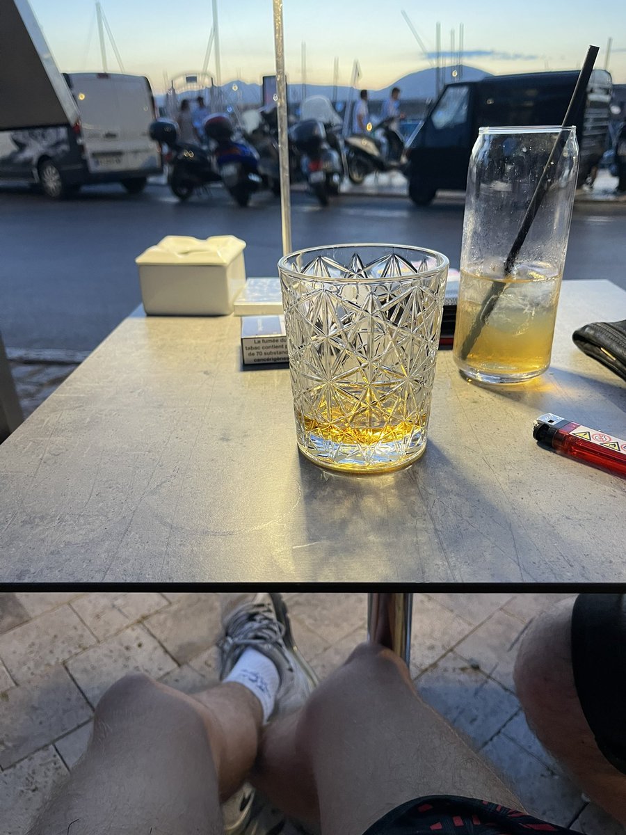 On a vu le beau yacht @AlphaTauriF1 <a href="/PierreGASLY/">PIERRE GASLY 🇫🇷</a> on est à #sainttropez on t’attend 😉😉. <a href="/Tankiste_Chrls/">Quentin de France ⚜️🇻🇦🇫🇷</a> 🏎🏎