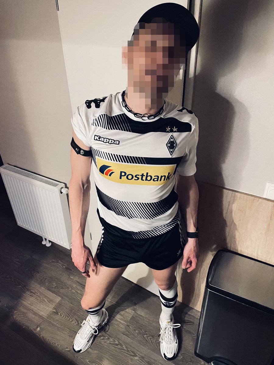 Spoefje's tweet photo. Who is joining me for a good night in this gear? 🔥⛓

#gear #soccergear #soccerkit #sox #socks #gaysocks #kink #nike #airmax #chill #gaychill #ravenight #dutchgay #gay https://t.co/CnkEFj9tRD