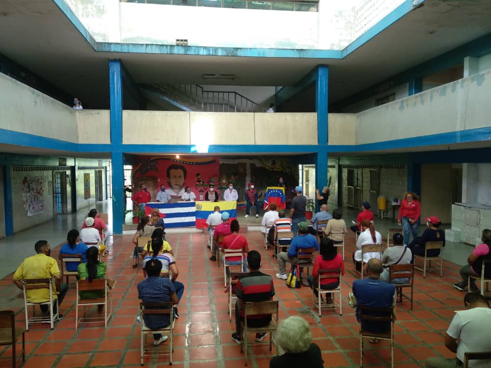 FidelidadACuba's tweet photo. #RumboBicentenario Desde la Comuna del eje Los Godos, Municipio Maturín del Estado Monagas, se realizó Sesión Especial Extraordinaria, para solicitar el Cese del Bloqueo Criminal contra el pueblo de #Cuba
#EliminaElBloqueo 
#TambiénEsUnVirus 
@embacubaven @CubaMINREX @ISB_VE https://t.co/86GEZoM9wg